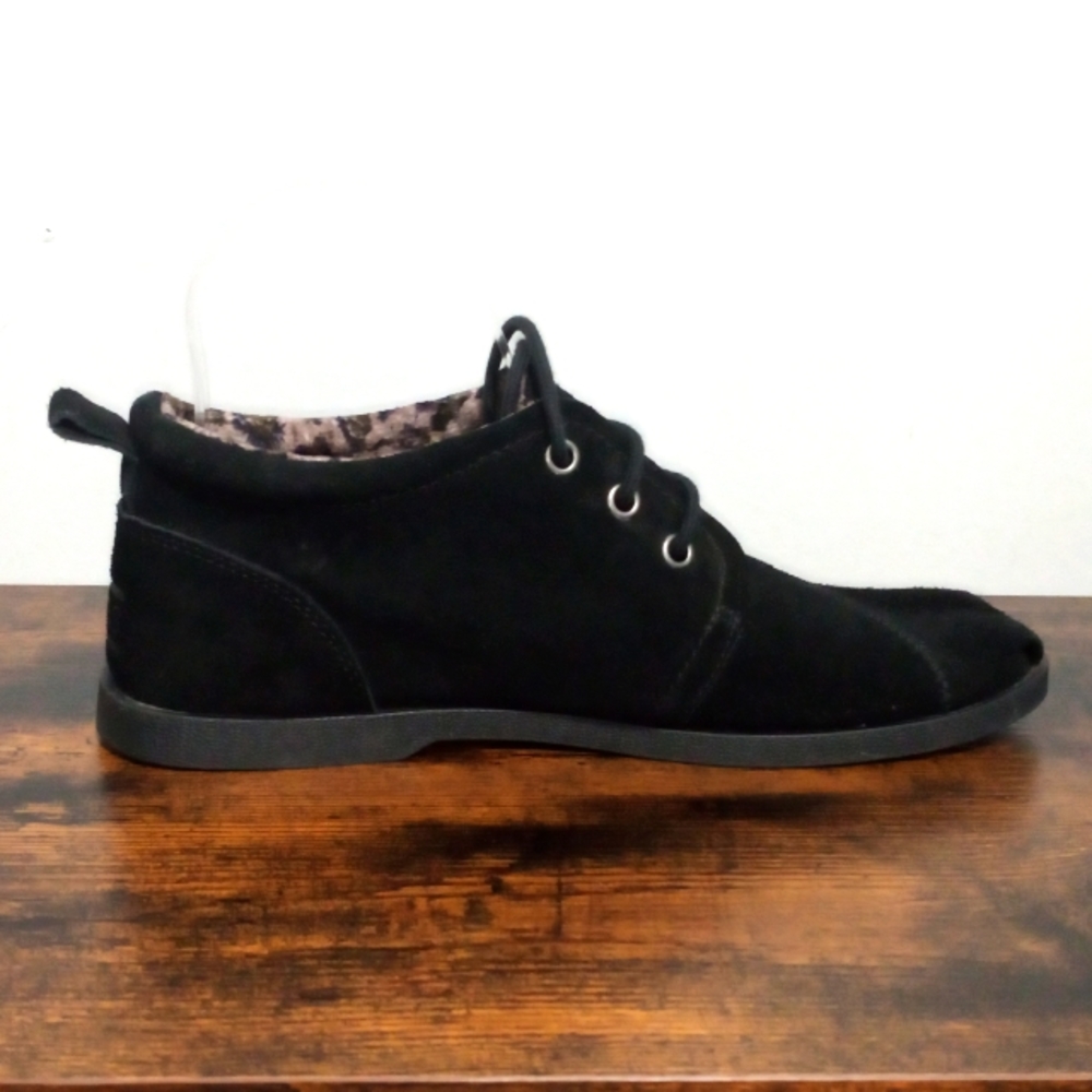 BOBS Leather Memory Foam Faux Fur Lined Shoe 8.5W